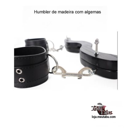 Humbler de madeira com algemas meutabu.com